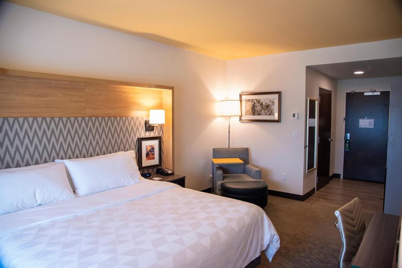 Holiday Inn & Suites - Savannah Airport - Pooler By Ihg Екстериор снимка
